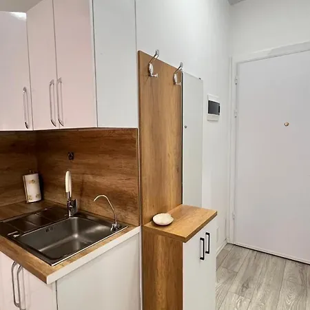 Ak Apartment *